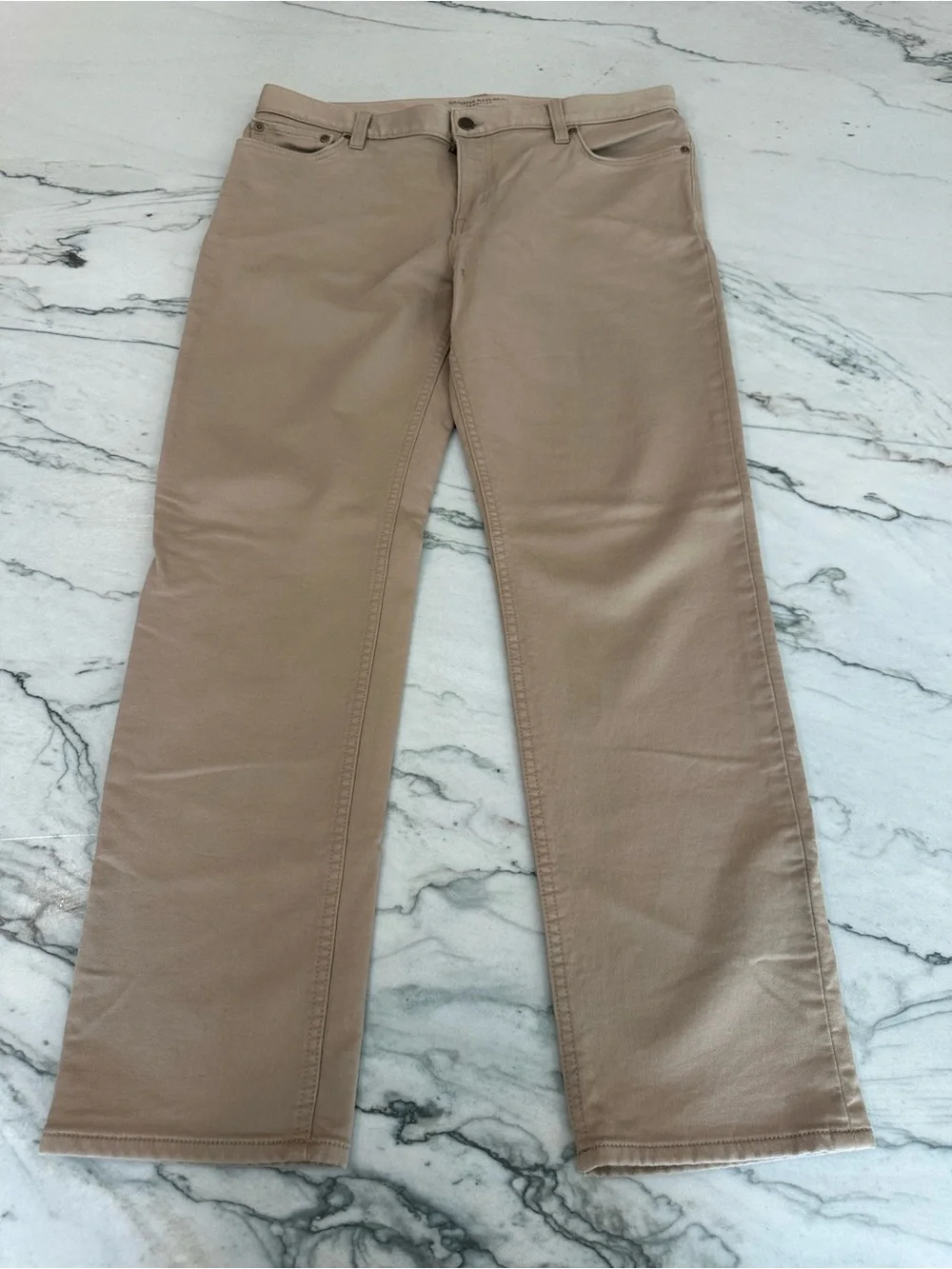 Banana Republic Straight-Leg Traveler Pants in slight Khaki 35x30